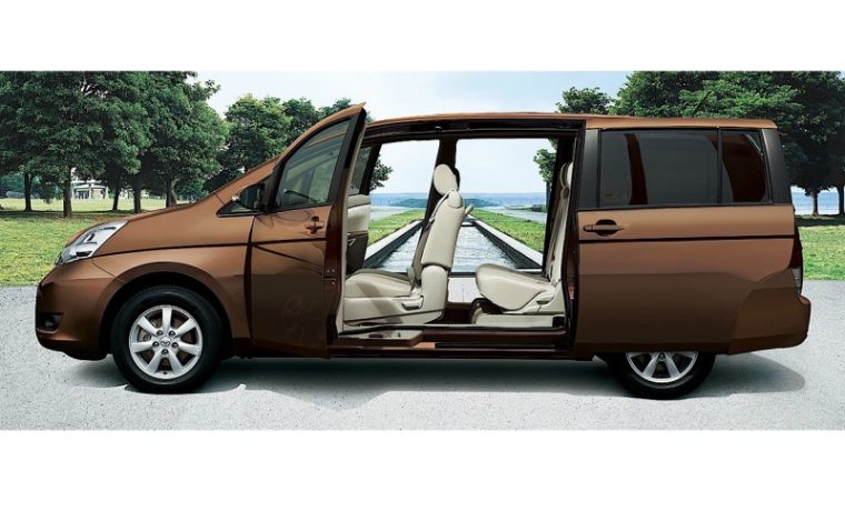 6 Seater Car